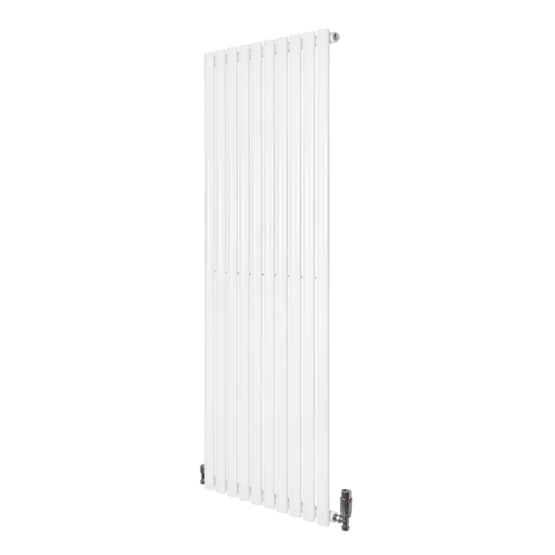 Hochformatiger, weißer Gliederheizkörper mit TRV Chromventilen, 1600mm x 600mm, schlankes Design und glatte Oberfläche für moderne Innenräume