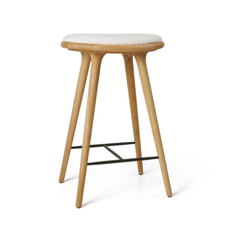 High Stool, olieret Eiche, Kvadrat Baru 0200, 69 cm niedriger Barhocker von Mater